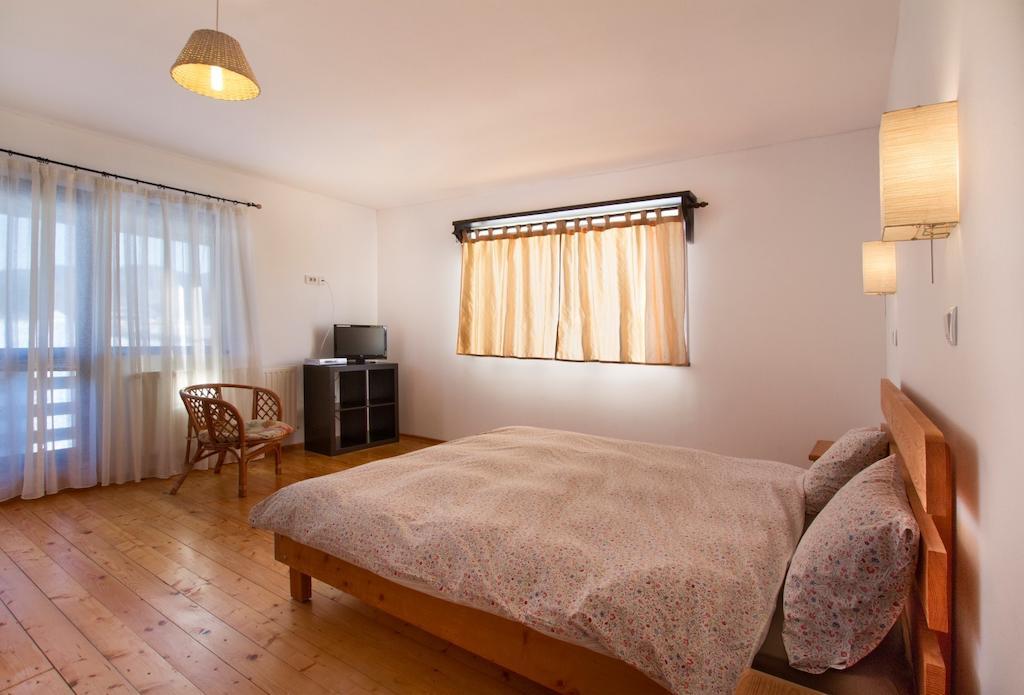 Casa Georgescu Hotel Rîşnov Szoba fotó