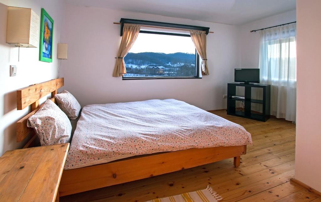 Casa Georgescu Hotel Rîşnov Szoba fotó